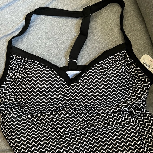 Isabel Maternity by Ingrid & Isabel Other - Isabel maternity adjustable maternity swim top